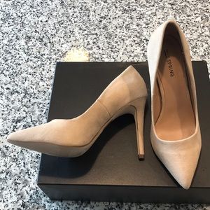 Classic cream pump for any occasion!